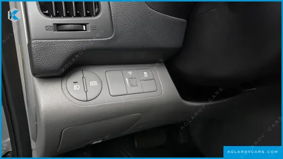 HYUNDAI STAREX 3-SEATER VAN