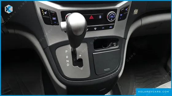 HYUNDAI STAREX 12-SEATER WAGON