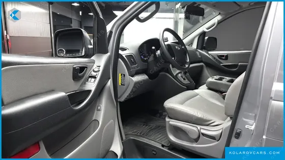 HYUNDAI STAREX 12-SEATER WAGON
