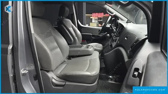 HYUNDAI STAREX 12-SEATER WAGON