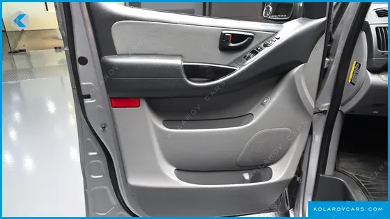 HYUNDAI STAREX 12-SEATER WAGON