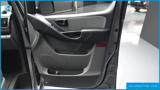 HYUNDAI STAREX 12-SEATER WAGON