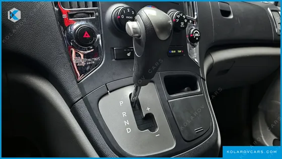 HYUNDAI STAREX GUARD CAR OF CHILDREN