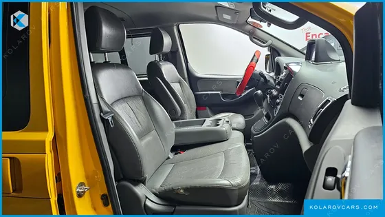 HYUNDAI STAREX GUARD CAR OF CHILDREN
