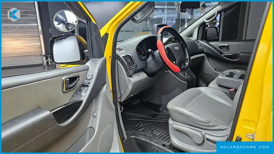HYUNDAI STAREX GUARD CAR OF CHILDREN