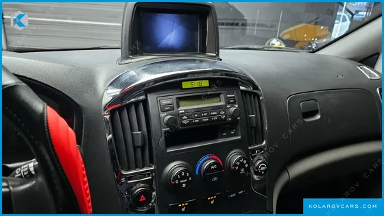 HYUNDAI STAREX GUARD CAR OF CHILDREN