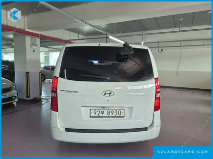 HYUNDAI STAREX 5-SEATER VAN