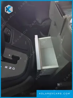 HYUNDAI STAREX 5-SEATER VAN