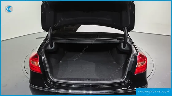 HYUNDAI GENESIS BH330 MODERN