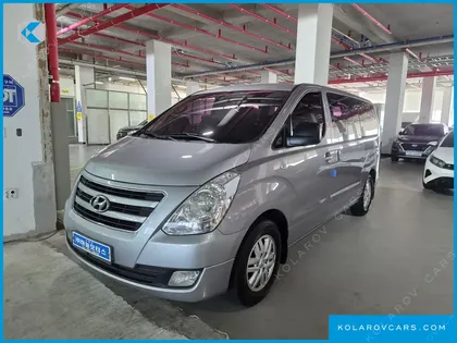HYUNDAI STAREX 12-SEATER WAGON