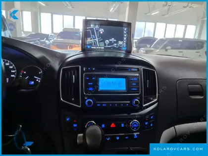 HYUNDAI STAREX 12-SEATER WAGON