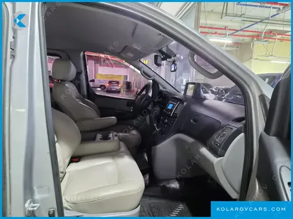 HYUNDAI STAREX 12-SEATER WAGON