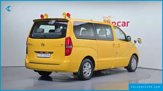 HYUNDAI STAREX GUARD CAR OF CHILDREN