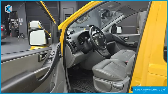 HYUNDAI STAREX GUARD CAR OF CHILDREN