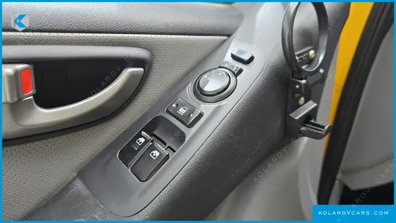 HYUNDAI STAREX GUARD CAR OF CHILDREN