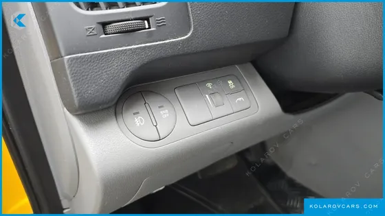 HYUNDAI STAREX GUARD CAR OF CHILDREN