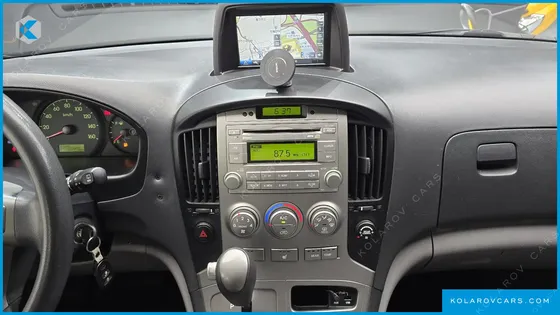 HYUNDAI STAREX GUARD CAR OF CHILDREN