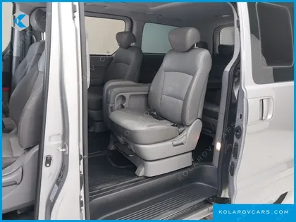 HYUNDAI STAREX 11-SEATER WAGON