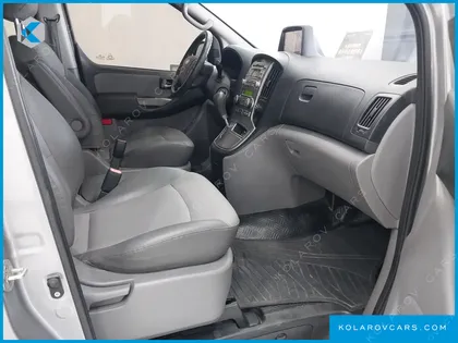 HYUNDAI STAREX 11-SEATER WAGON