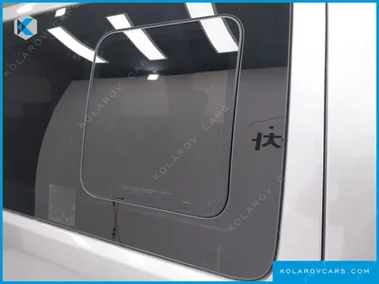 HYUNDAI STAREX 11-SEATER WAGON