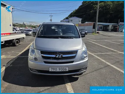 HYUNDAI STAREX 12-SEATER WAGON
