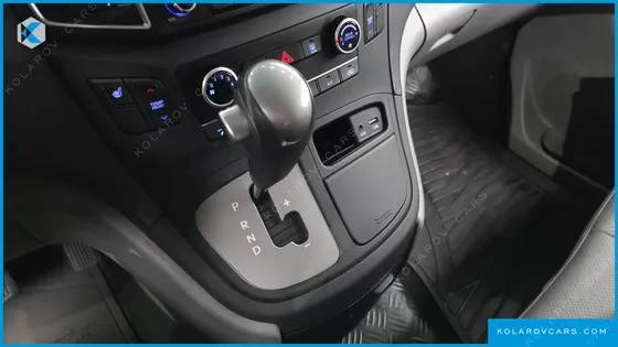 HYUNDAI STAREX 12-SEATER WAGON