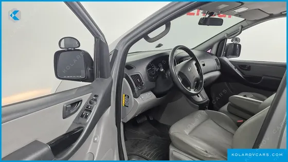HYUNDAI STAREX 12-SEATER WAGON