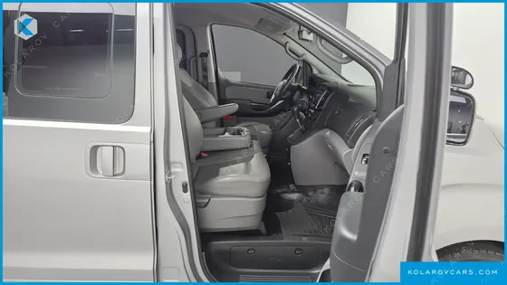 HYUNDAI STAREX 12-SEATER WAGON