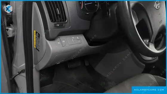 HYUNDAI STAREX 12-SEATER WAGON