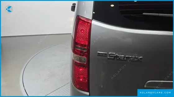 HYUNDAI STAREX 12-SEATER WAGON