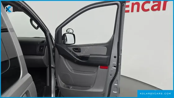 HYUNDAI STAREX 12-SEATER WAGON
