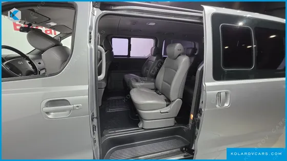 HYUNDAI STAREX 12-SEATER WAGON