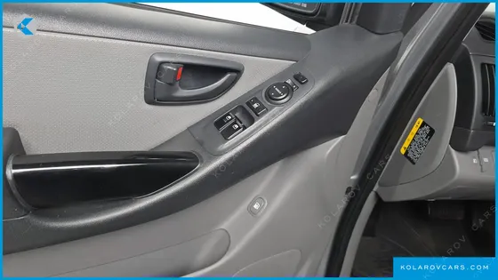 HYUNDAI STAREX 12-SEATER WAGON