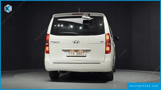 HYUNDAI STAREX 11-SEATER WAGON