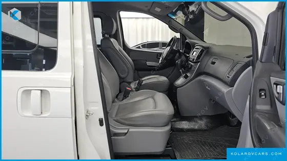 HYUNDAI STAREX 11-SEATER WAGON