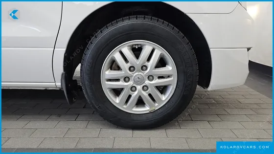 HYUNDAI STAREX 11-SEATER WAGON