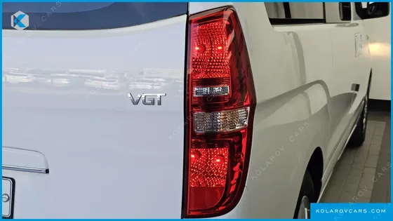 HYUNDAI STAREX 11-SEATER WAGON