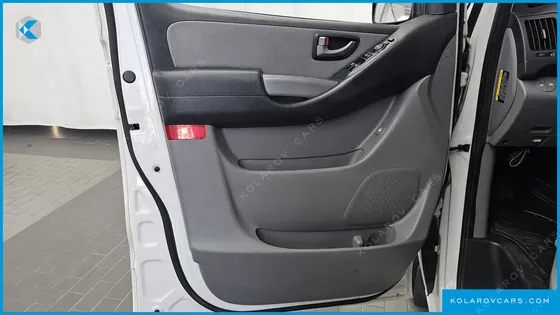 HYUNDAI STAREX 11-SEATER WAGON
