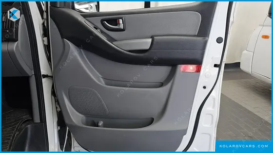 HYUNDAI STAREX 11-SEATER WAGON