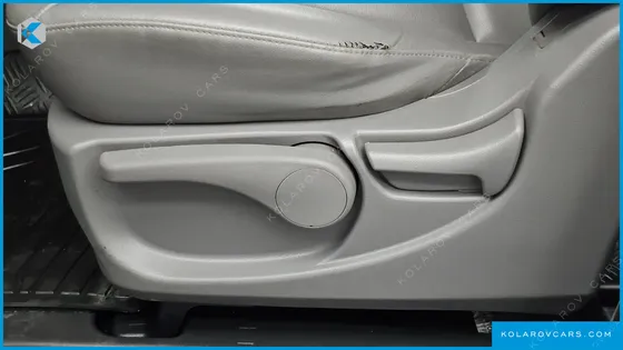 HYUNDAI STAREX 11-SEATER WAGON