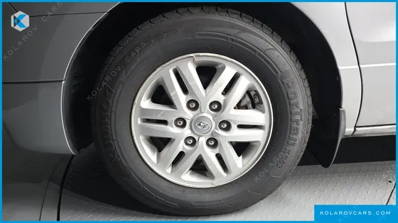 HYUNDAI STAREX 3-SEATER VAN