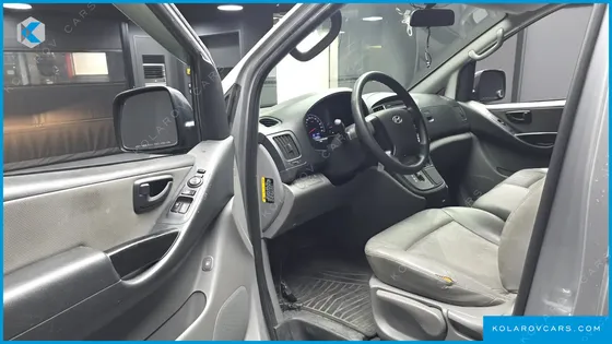 HYUNDAI STAREX 3-SEATER VAN