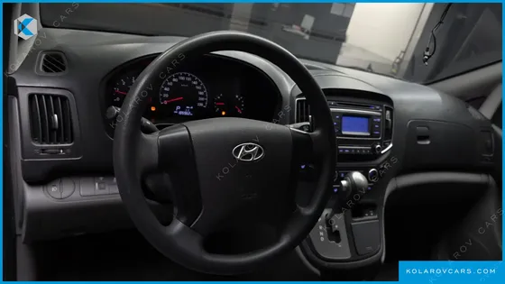HYUNDAI STAREX 3-SEATER VAN