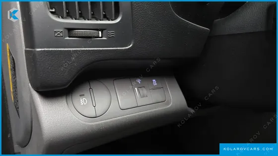 HYUNDAI STAREX 3-SEATER VAN