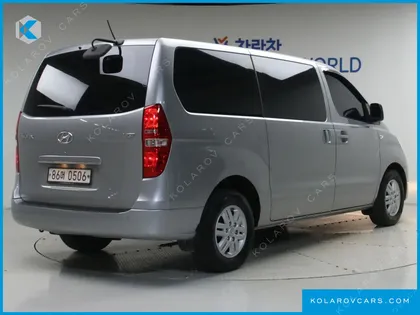 HYUNDAI STAREX 3-SEATER VAN
