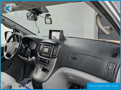 HYUNDAI STAREX 3-SEATER VAN