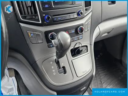 HYUNDAI STAREX 3-SEATER VAN
