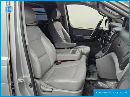 HYUNDAI STAREX 3-SEATER VAN