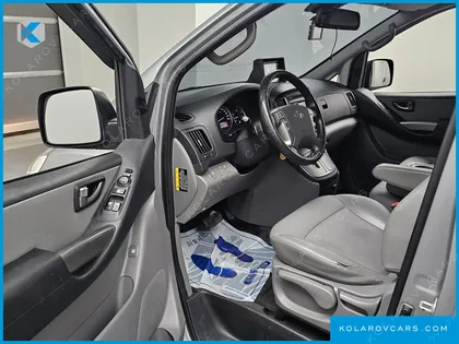 HYUNDAI STAREX 3-SEATER VAN