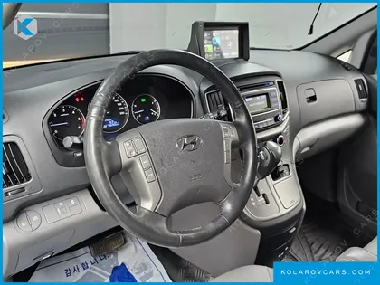 HYUNDAI STAREX 3-SEATER VAN